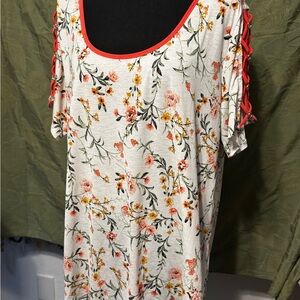 NAIF Floral Short Sleeve Top with Orange Accents Lace Up Sleeve Sz 1XL NWT